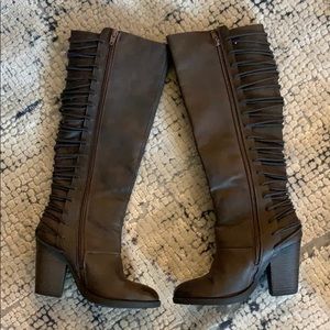 Brand new brown boots size 6